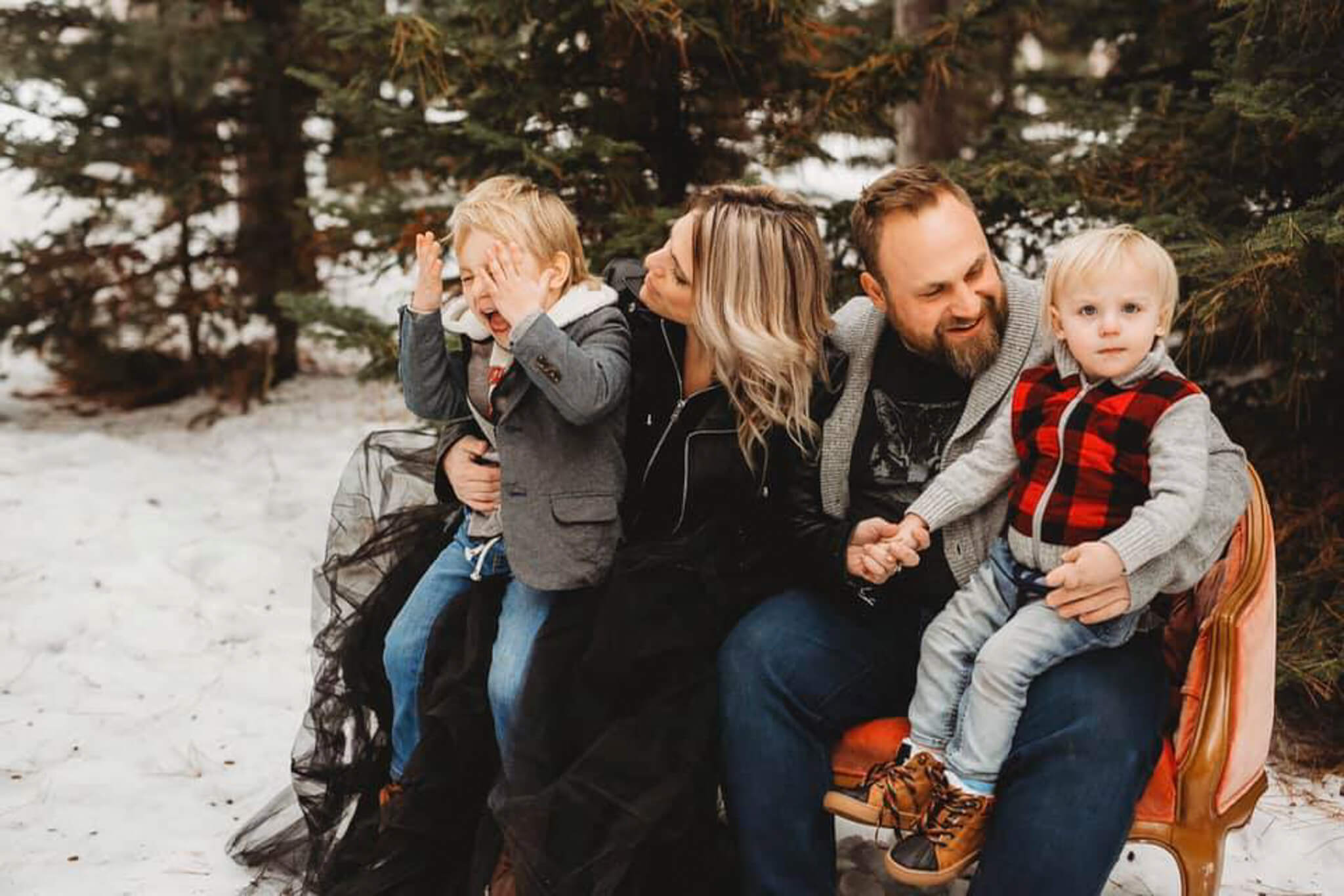 Jessica Strobel and her family in a chaotic family photo